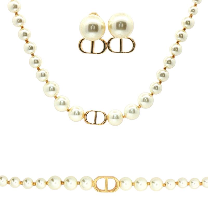 C&D - Logo w Beaded Pearls Semi Set