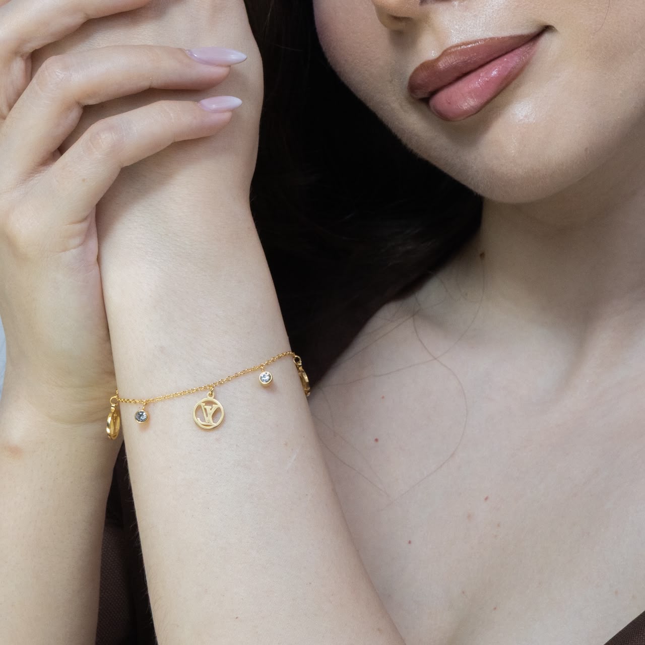 L&V - Circular Logo w 2 Stud Bracelet (Mini)