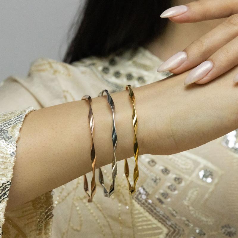 Trinity Twisted Bangle 