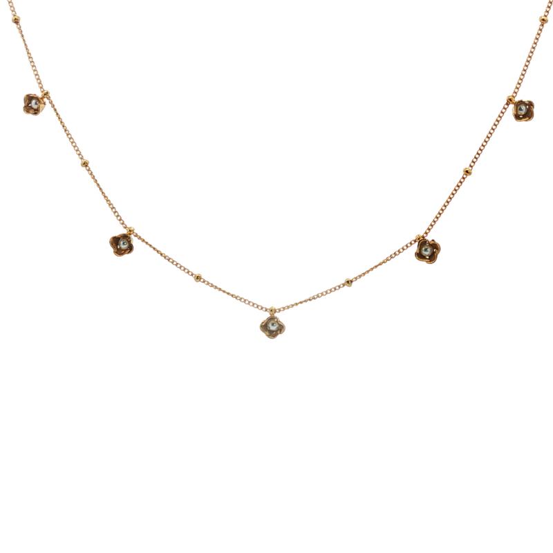 Centre Pearl Blooming 5 Flower Choker