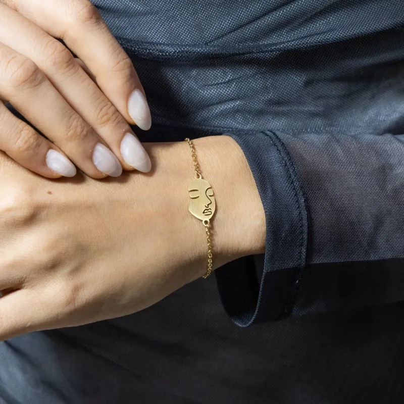 Face Bracelet
