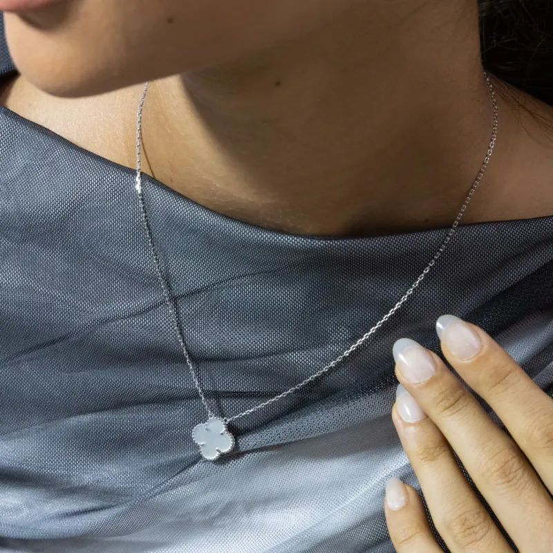 VCA - 1F Med Necklace