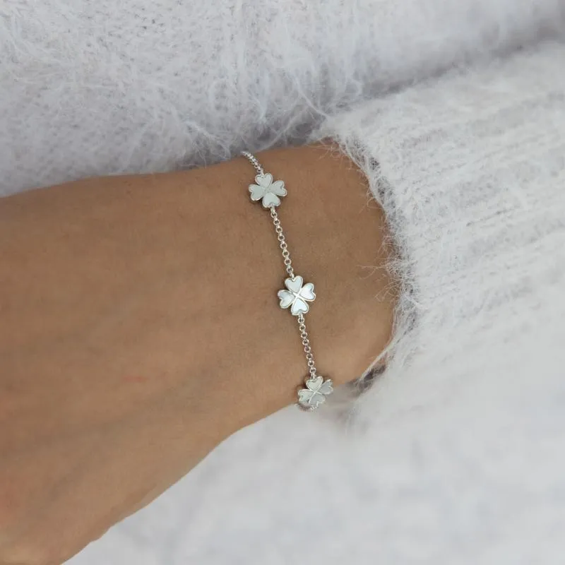 OS - Triple Pearl Flowers Bracelet 
