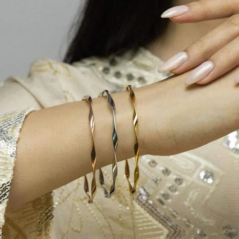 Trinity Twisted Bangle 